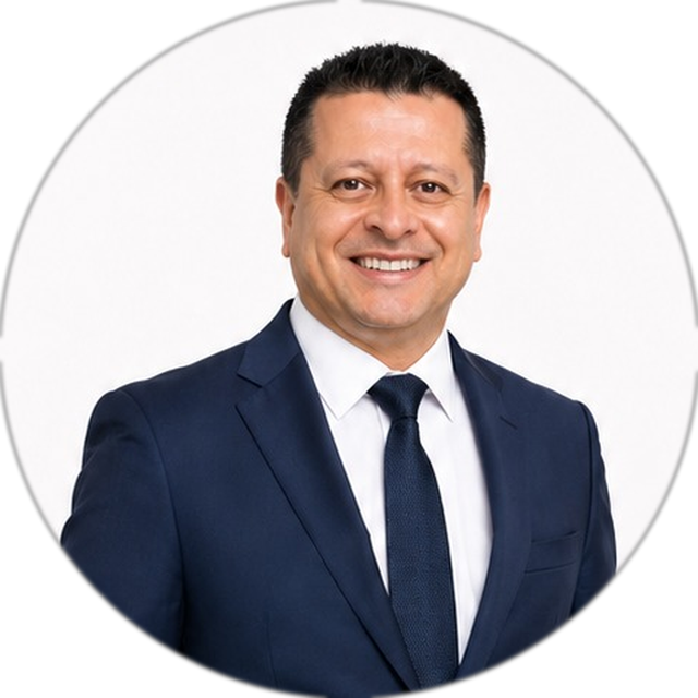 Ronald, CEO de M&A Insurance Group LLC